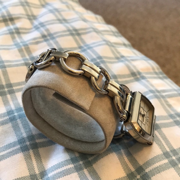 101% Genuine Fossil Women’s Watch - Picture 4 of 6